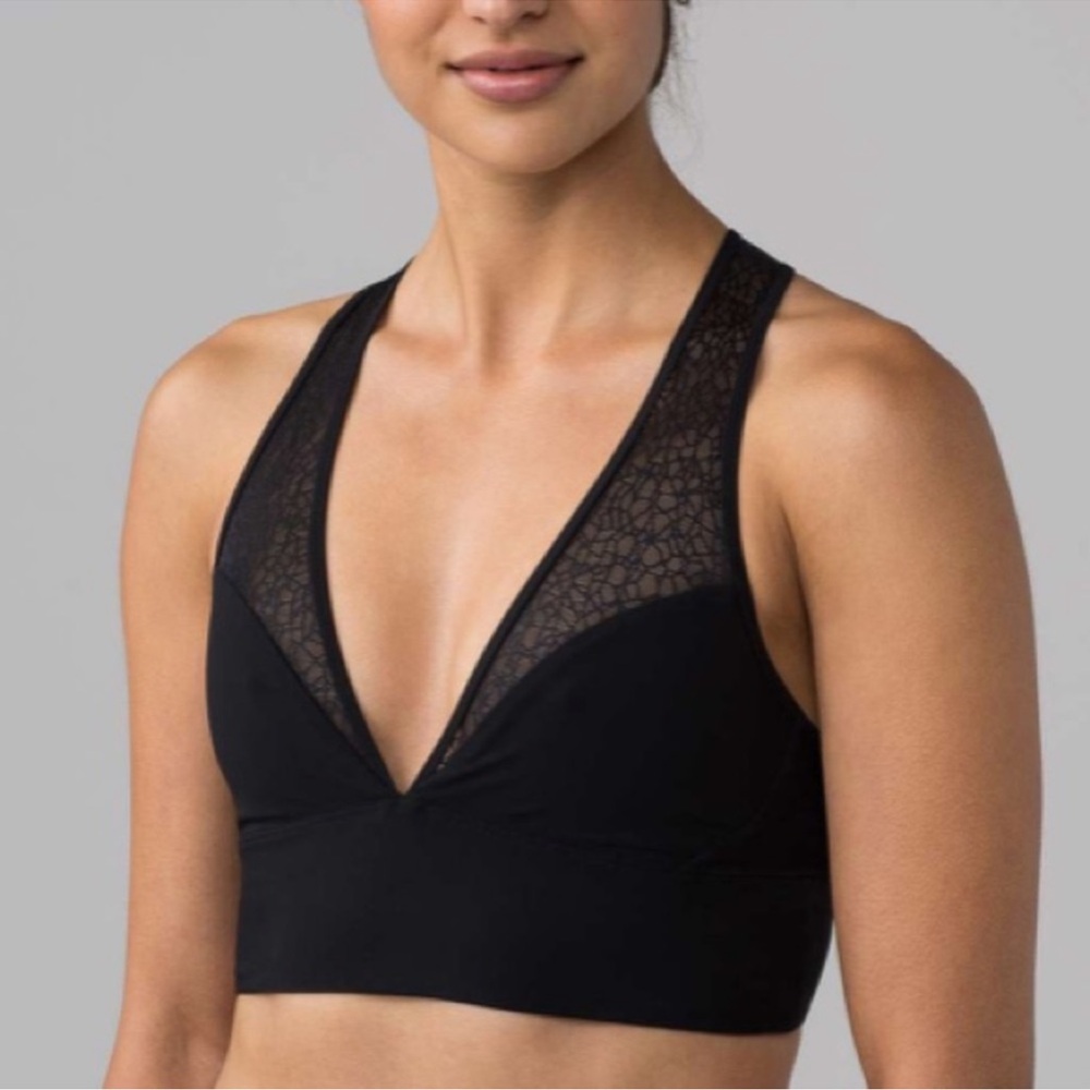 Lululemon Twist and Train Bra 10